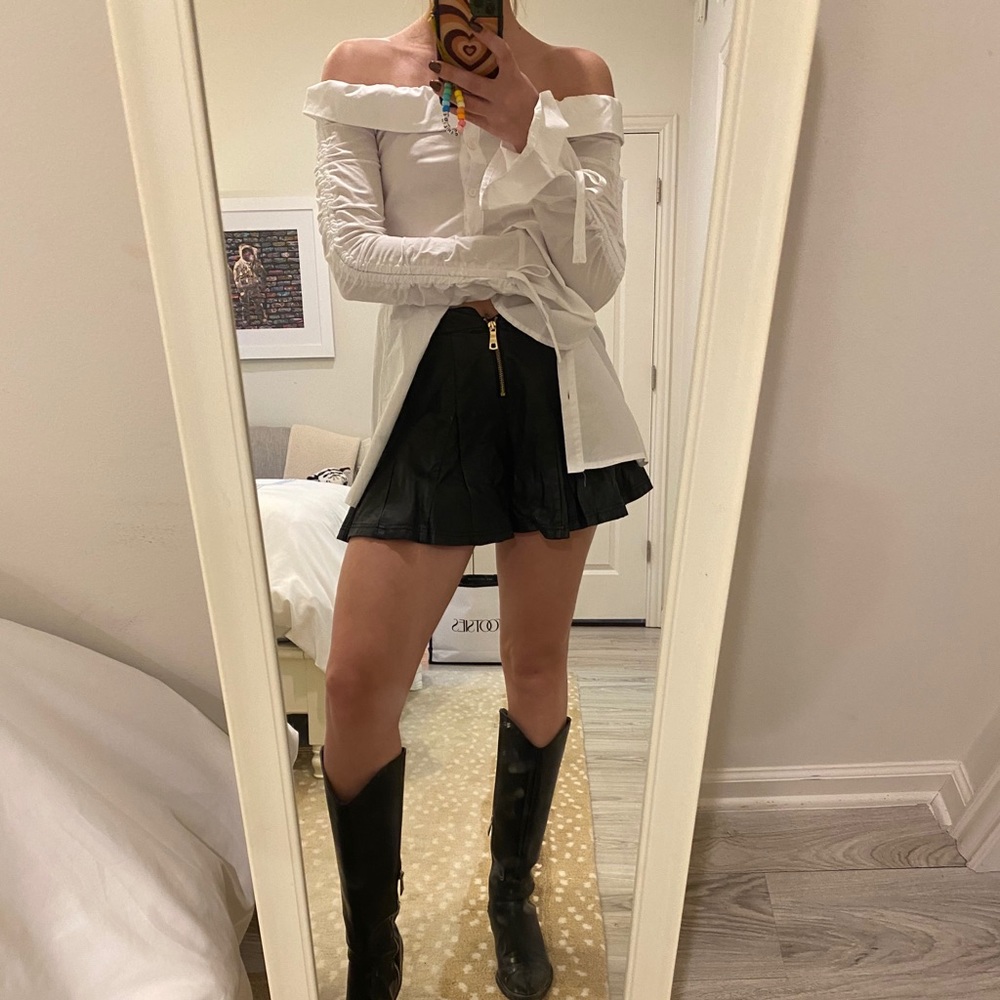 OFF THE SHOULDER white ruffled top/dress